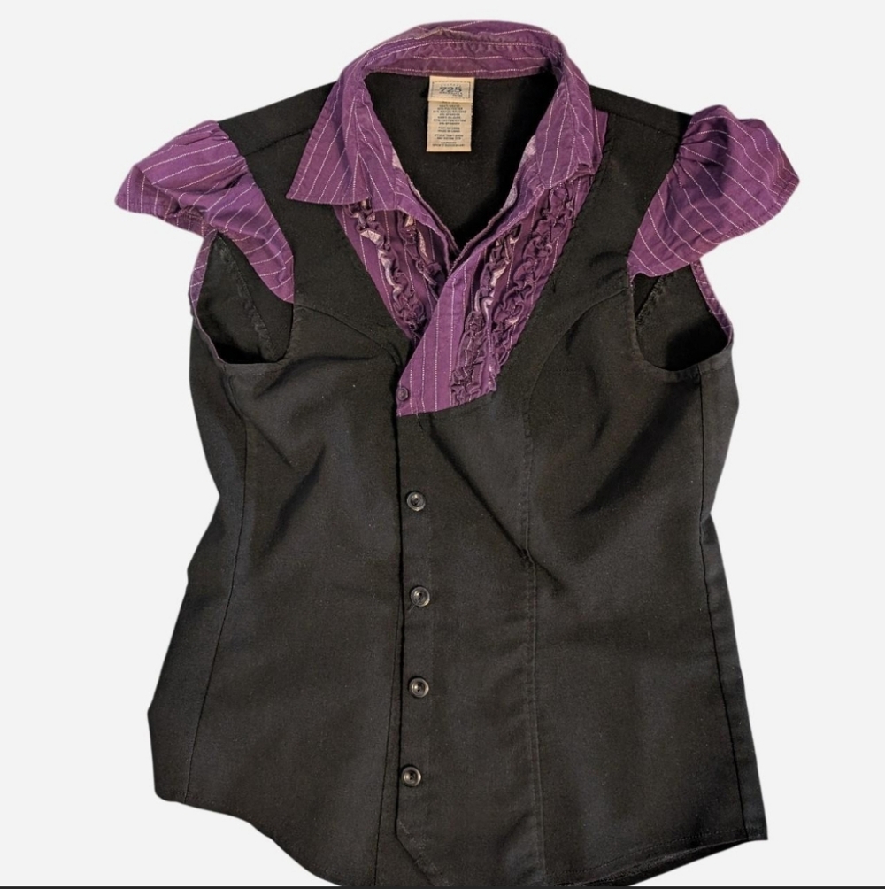 Sleeveless Black Button-Down Shirt with Purple Pinstripe Collar